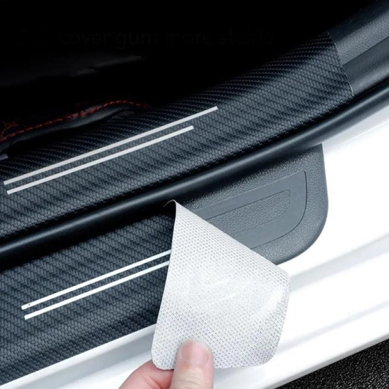 Захисна плівка накладка на пороги авто з логотипом Чорний Карбон 4 шт (4D)