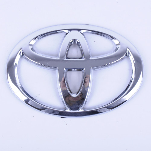 Емблема "Toyota" 140х95мм пластик/3 пуклі