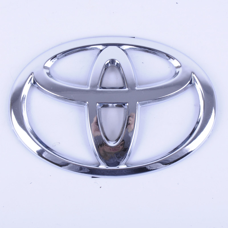 Емблема "Toyota" 140х95мм пластик/3 пуклі